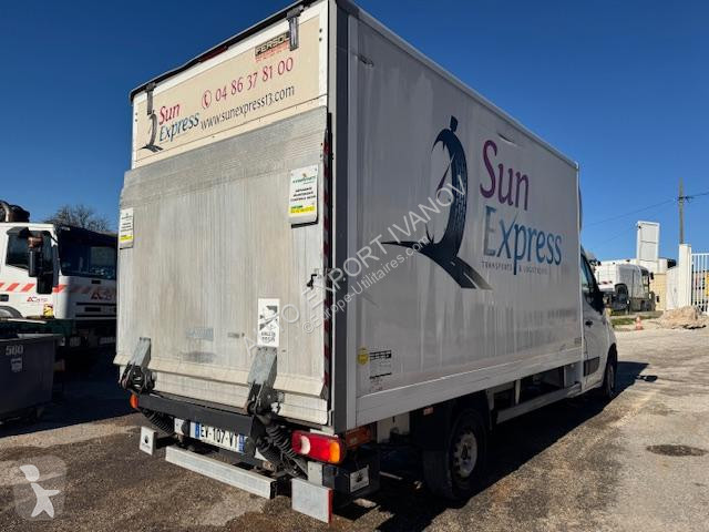 Véhicule utilitaire Renault  MASTER DCI 145...