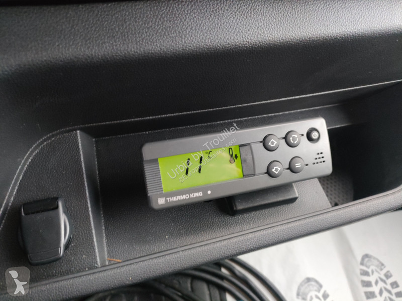 Véhicule utilitaire Renault FRIGO 12M3 165 CV...