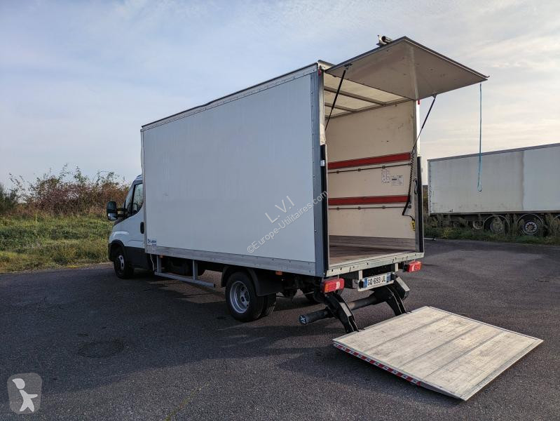 Véhicule utilitaire Iveco CCb 35C16H3.0...