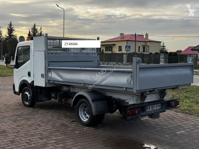 Samochód dostawczy Nissan