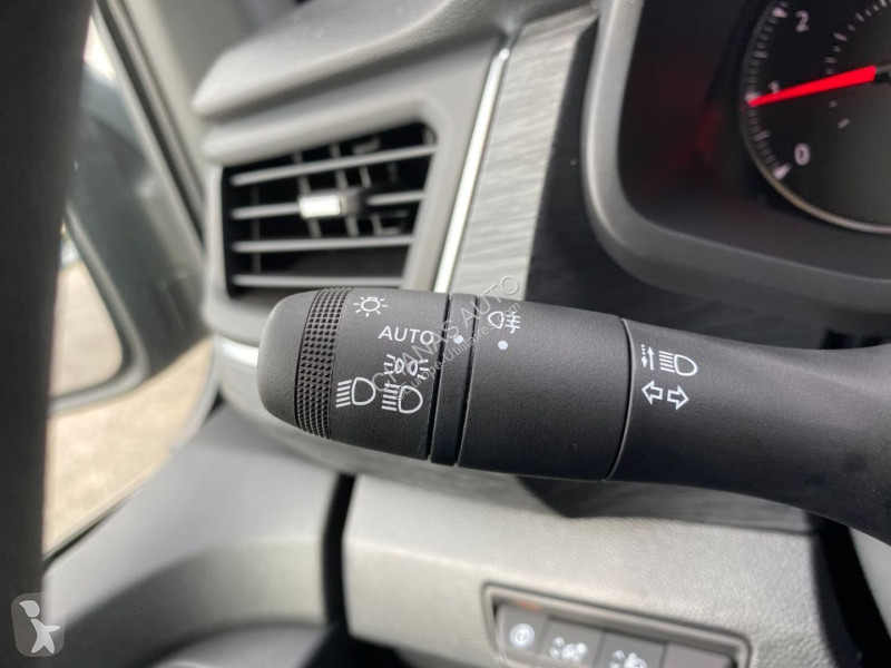 Véhicule utilitaire Renault L2H1 3T BLUE DCI...