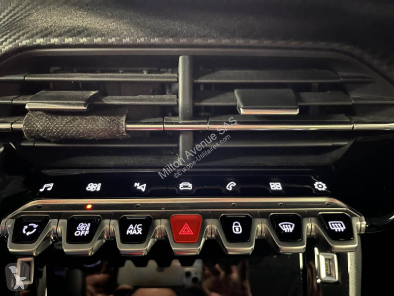 عربة نفعية Peugeot 2008 1.5 BlueHDi - 130 - BV...