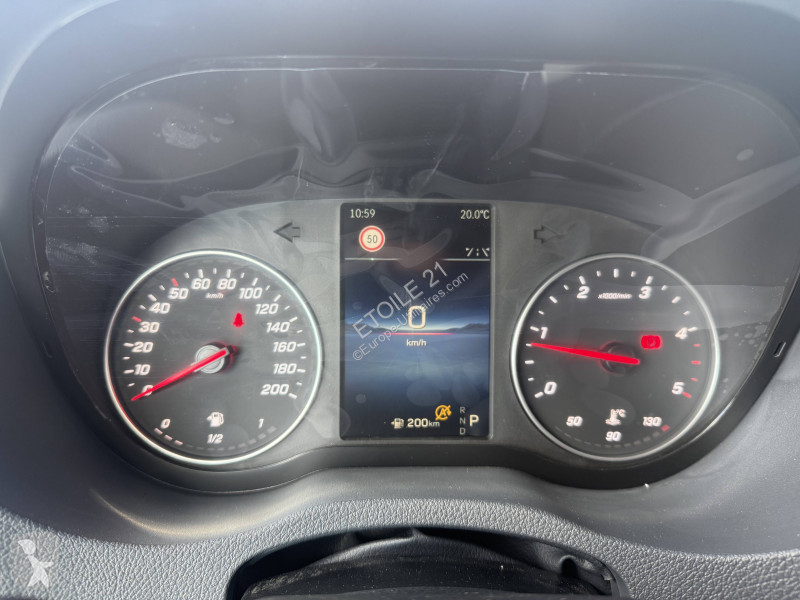 عربة نفعية Mercedes SPRINTER CHASSIS CAB 319...