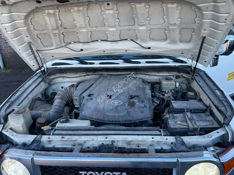 عربة نفعية Toyota 4.0 V6 Airconditioning 4x4...