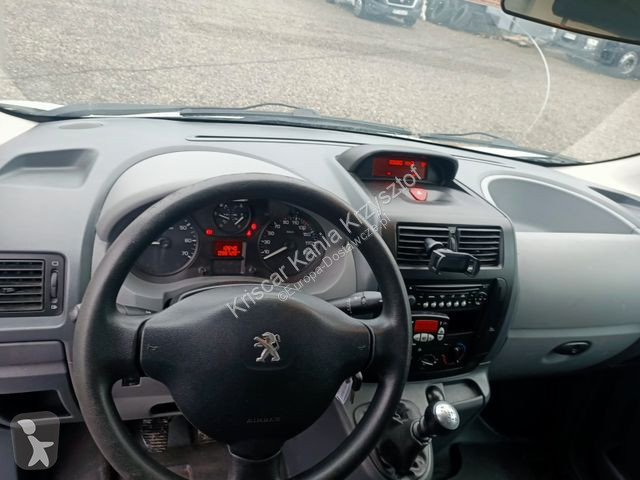 عربة نفعية Peugeot Refrigerated 130KM 2 Power