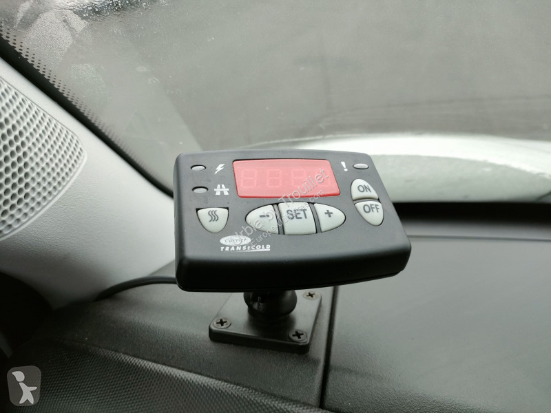 Véhicule utilitaire Iveco FRIGO 12M3 160 CV...