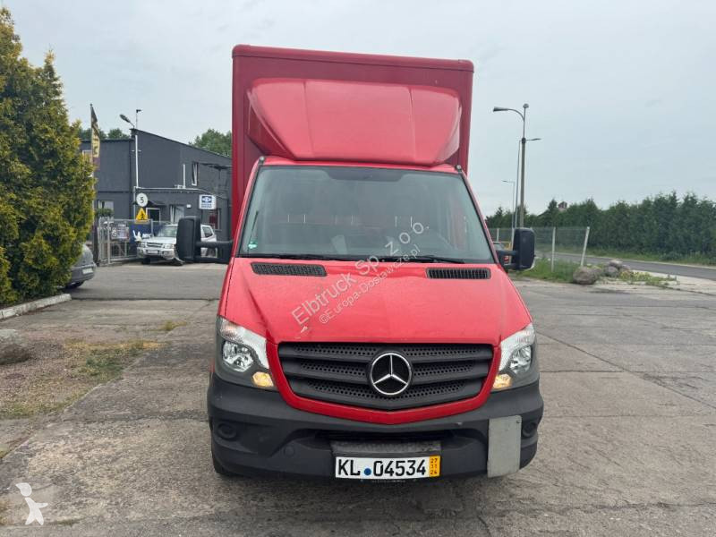 Samochód dostawczy Mercedes
