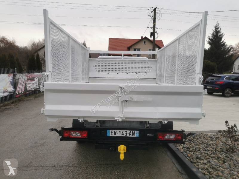 Véhicule utilitaire Ford