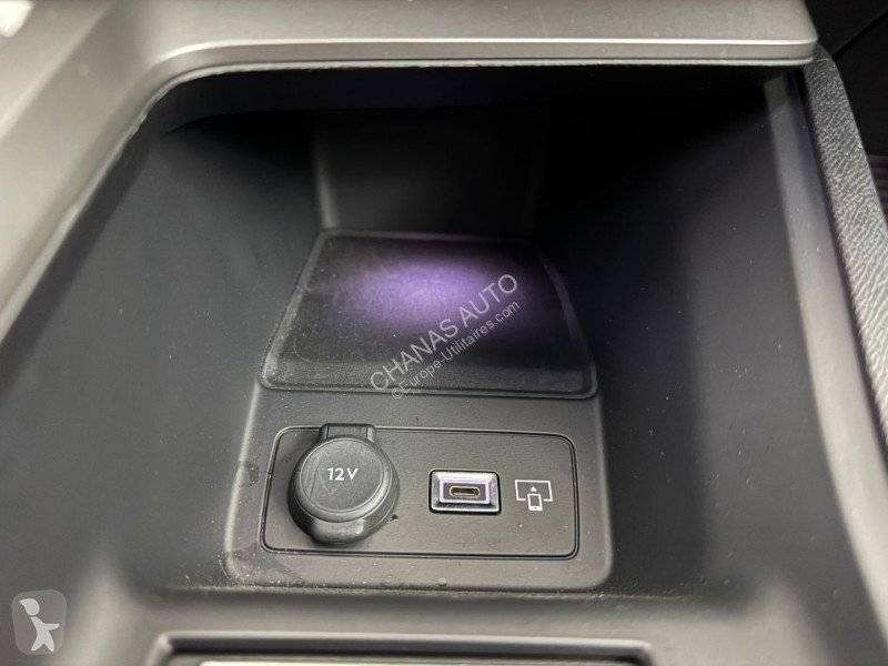 عربة نفعية Peugeot 1.5 BlueHDi 130 Allure EAT8