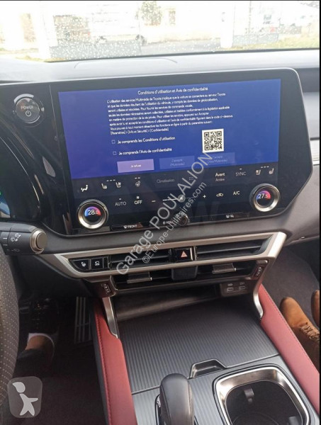 Samochód dostawczy Lexus 500H