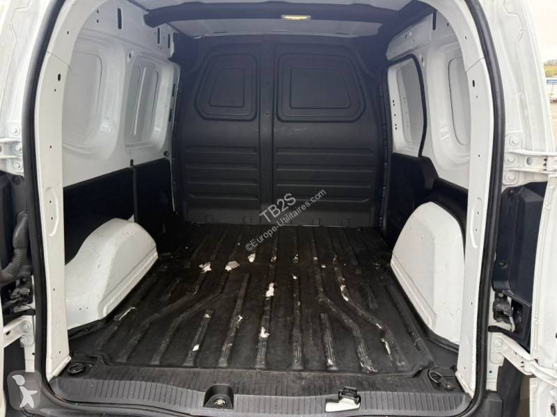 Véhicule utilitaire Nissan