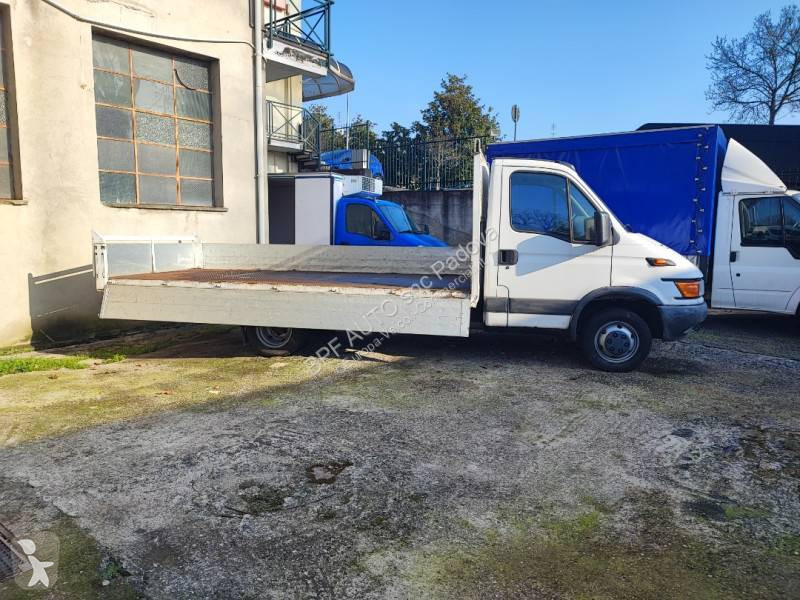 عربة نفعية Iveco