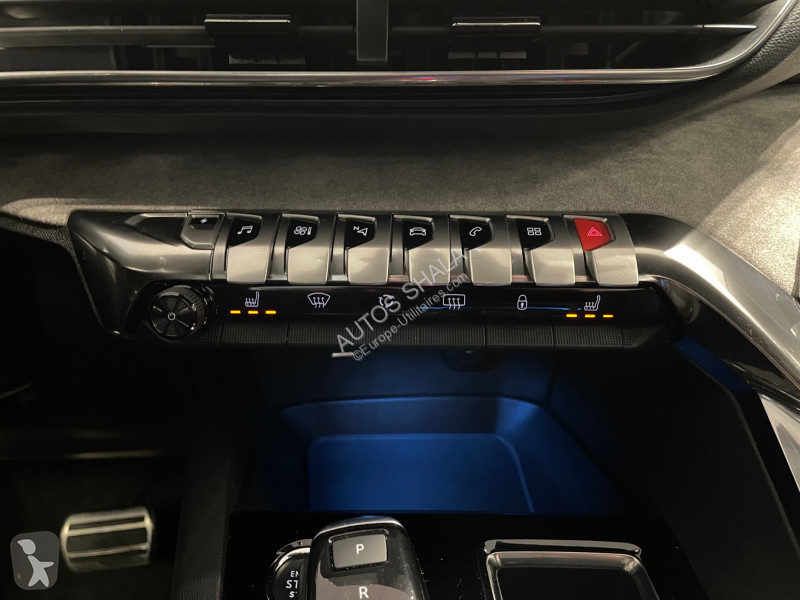 Peugeot HYBRID4 300CH GT E-EAT8 Transporter