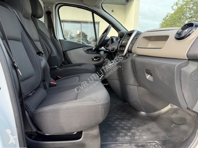 عربة نفعية Renault TRAFIC III FG L1H1 1200 1.6...