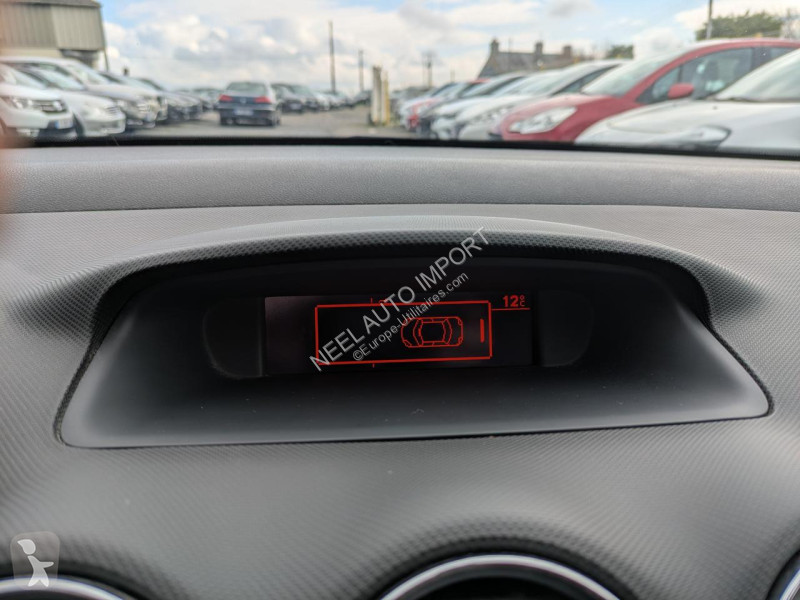 Véhicule utilitaire Peugeot 308 CC 2.0 HDI...
