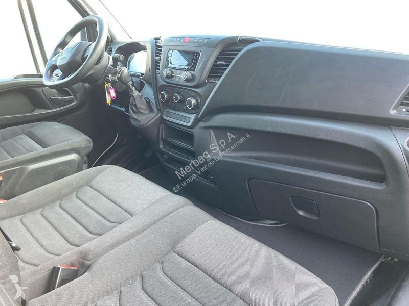 Furgoneta Iveco 35 S18H3.0 3000 cab. HD