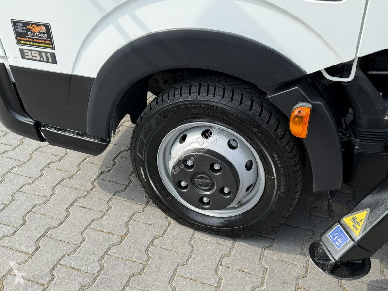Nissan  Transporter