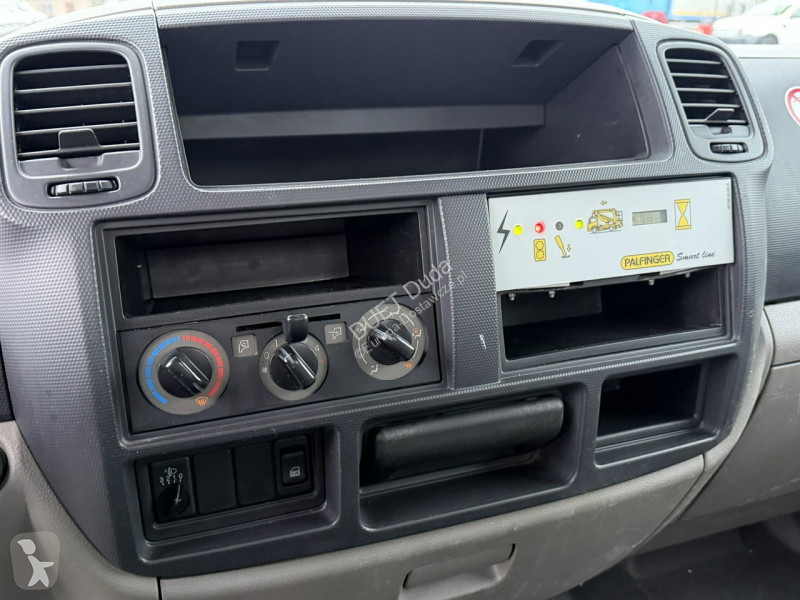 Nissan  Transporter