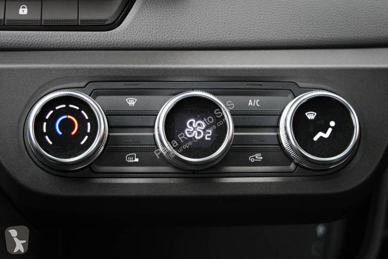 Véhicule utilitaire Nissan