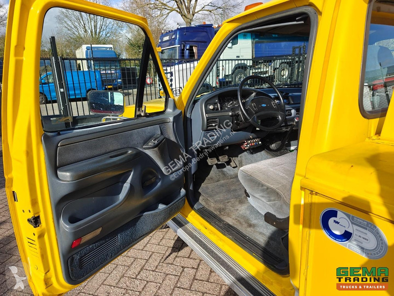 عربة نفعية Ford XLT 4x2 Century FI-7789-093T...