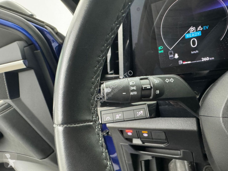 Véhicule utilitaire Renault 1.2 E-Tech 200 HEV...