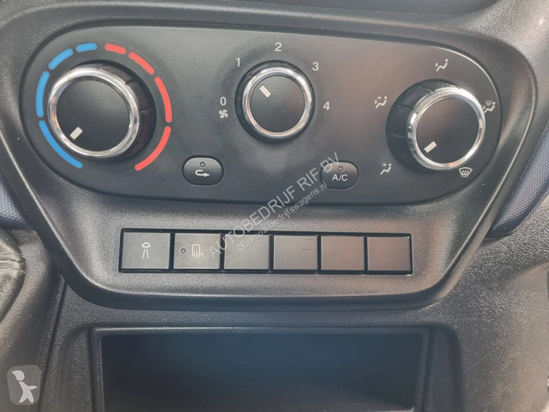 Nyttofordon Iveco 35C18 3.0D Open Laadbak 4.12...
