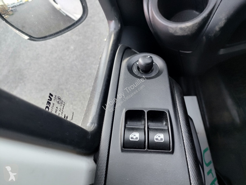 Véhicule utilitaire Iveco FRIGO 12M3 160 CV RJ...