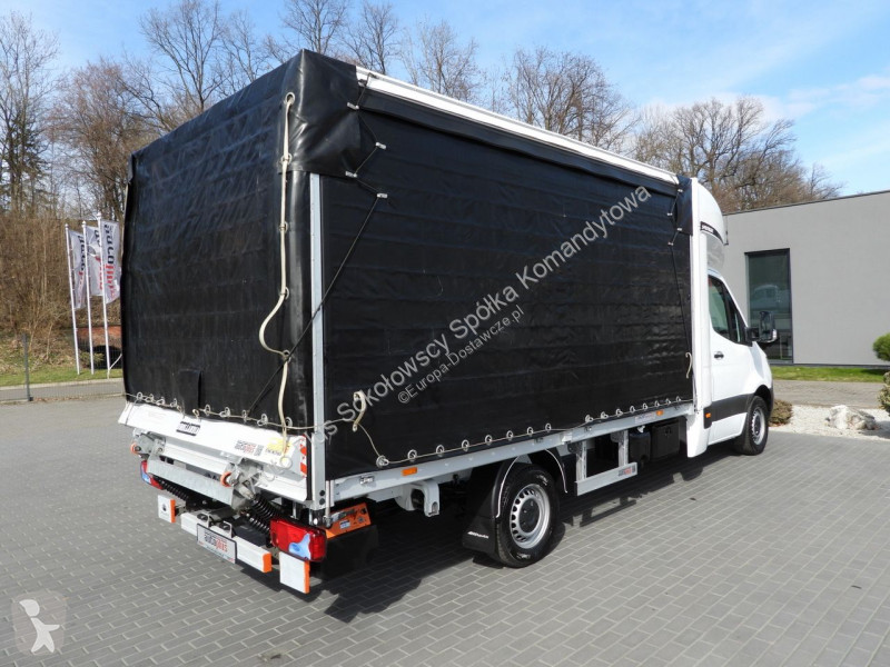 Autoutilitară Mercedes 23RANSIT