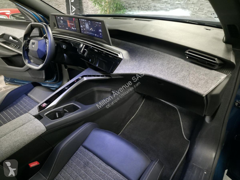 عربة نفعية Peugeot 5008 1.2i Hybrid -136 - BV...
