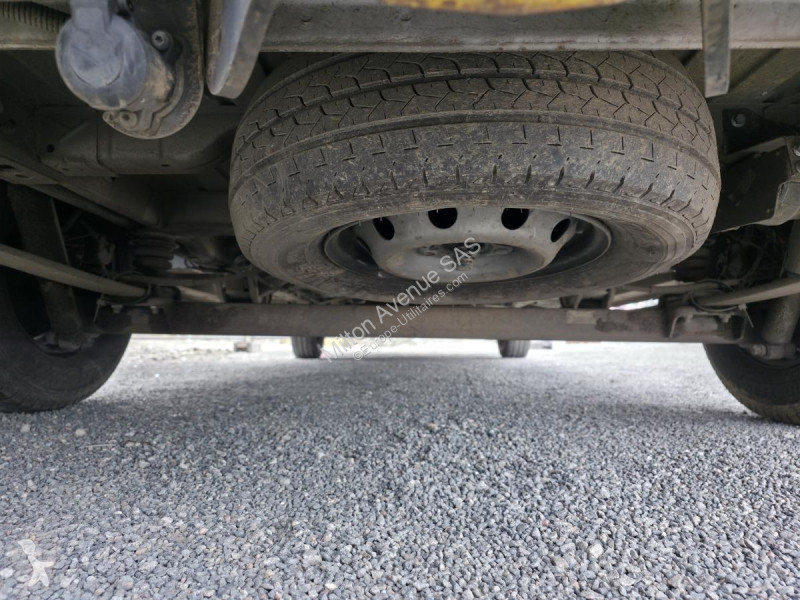 Peugeot BOXER Asphalt 335 L2H2 2.2 BlueHDi 140...