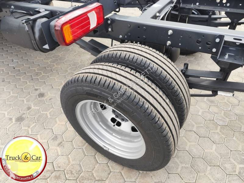 عربة نفعية Iveco