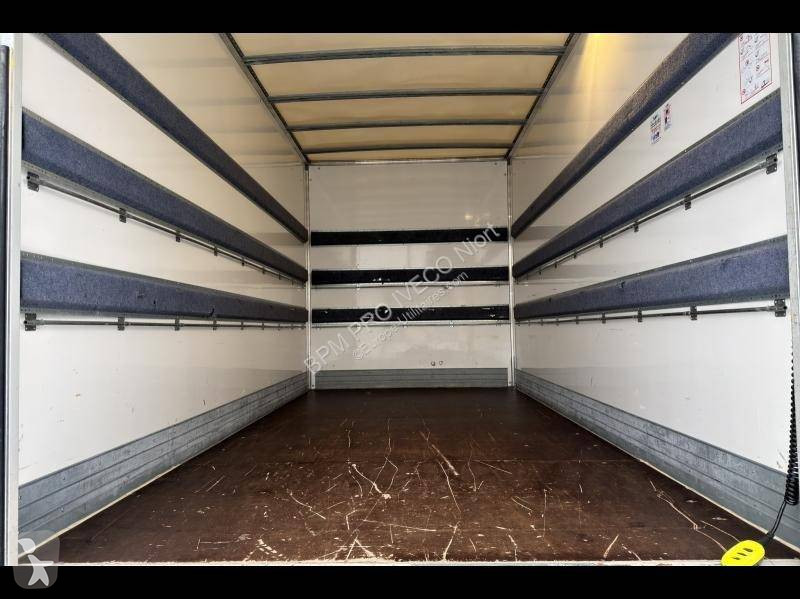 عربة نفعية Iveco