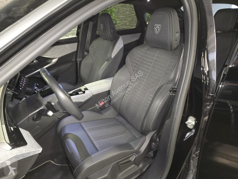 Véhicule utilitaire Peugeot 3008 1.2i Hybrid...
