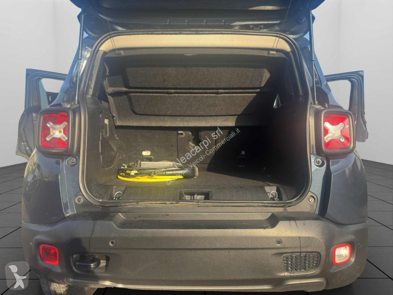 عربة نفعية Jeep