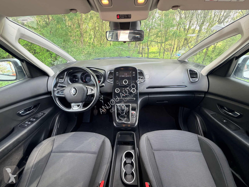 عربة نفعية Renault DCI 120ch LIFE
