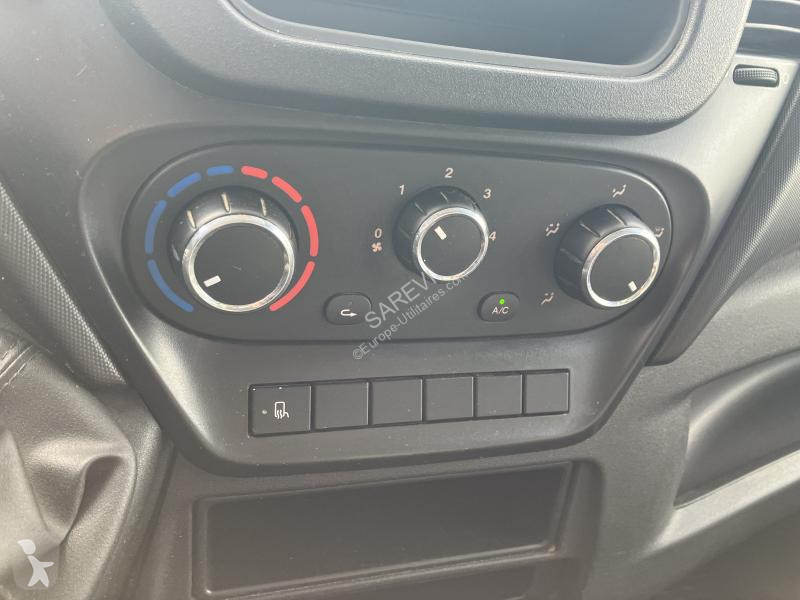 Véhicule utilitaire Iveco 35-150 BENNE COFFRE