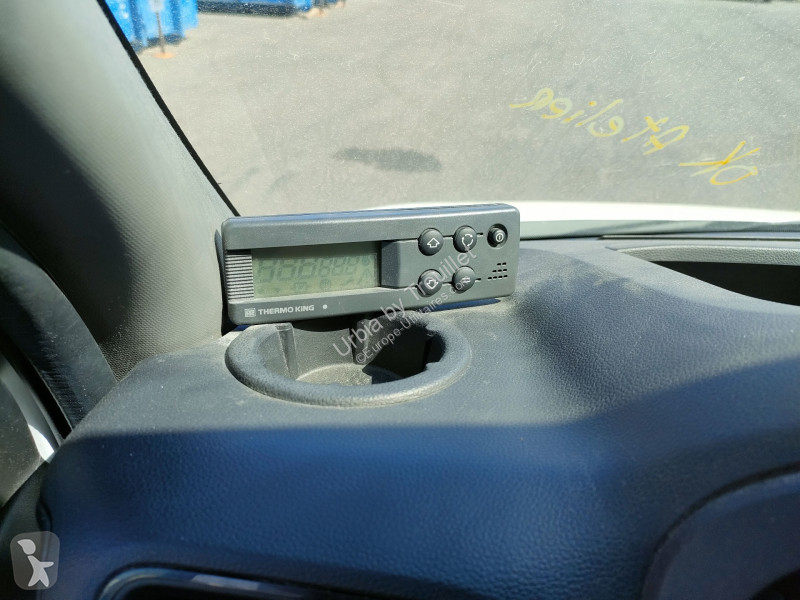 Véhicule utilitaire Renault FRIGO 12M3 CAISSE...