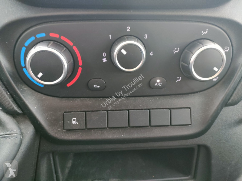 Véhicule utilitaire Iveco FRIGO 12M3 160 CV...