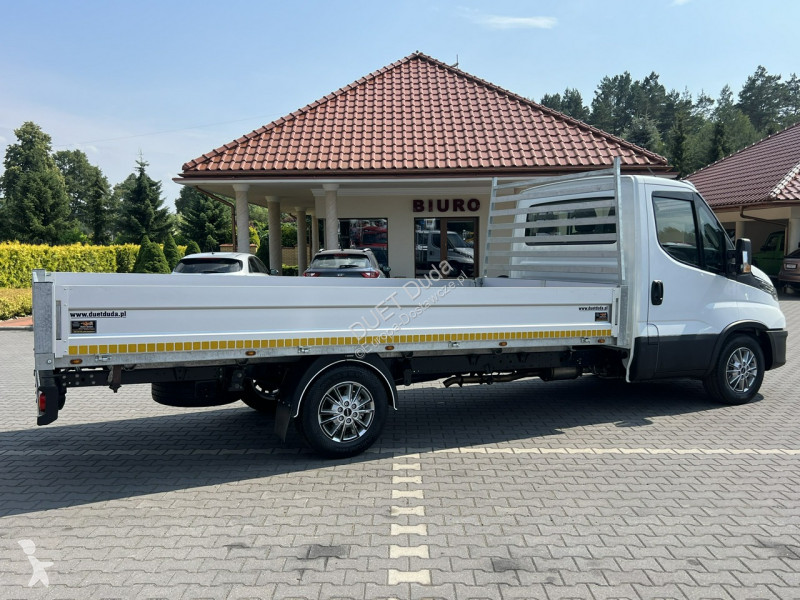 Лекотоварен автомобил Iveco 35S18 H