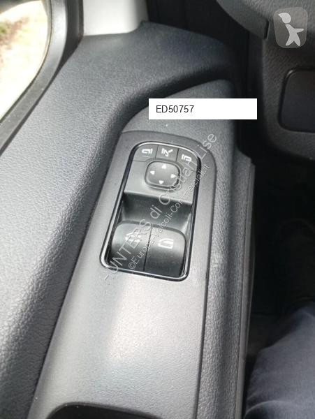 Лекотоварен автомобил Mercedes 3posti TRAZIONE...