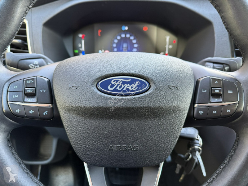 Samochód dostawczy Ford