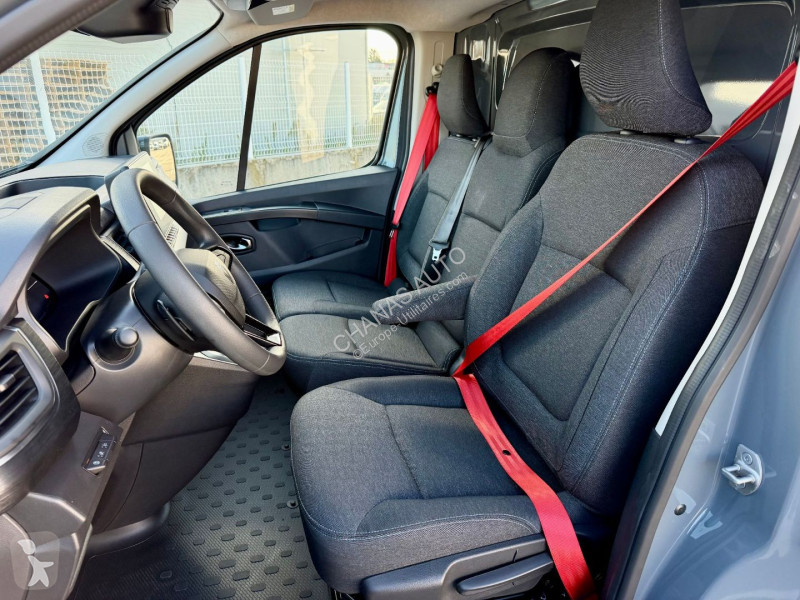 Véhicule utilitaire Renault L2H1 3T DCI 150...