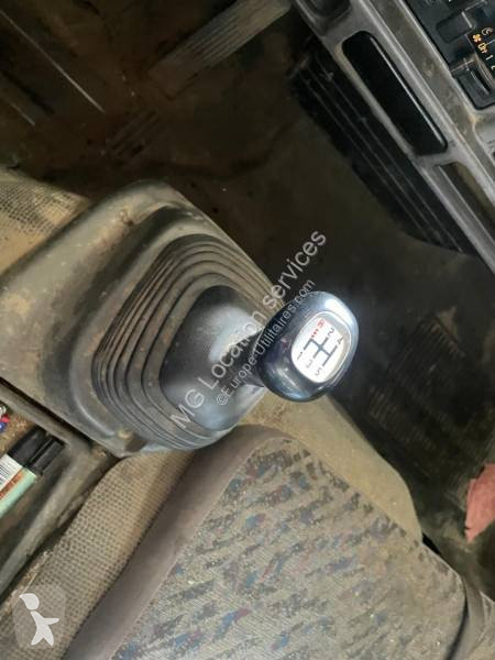 عربة نفعية Isuzu