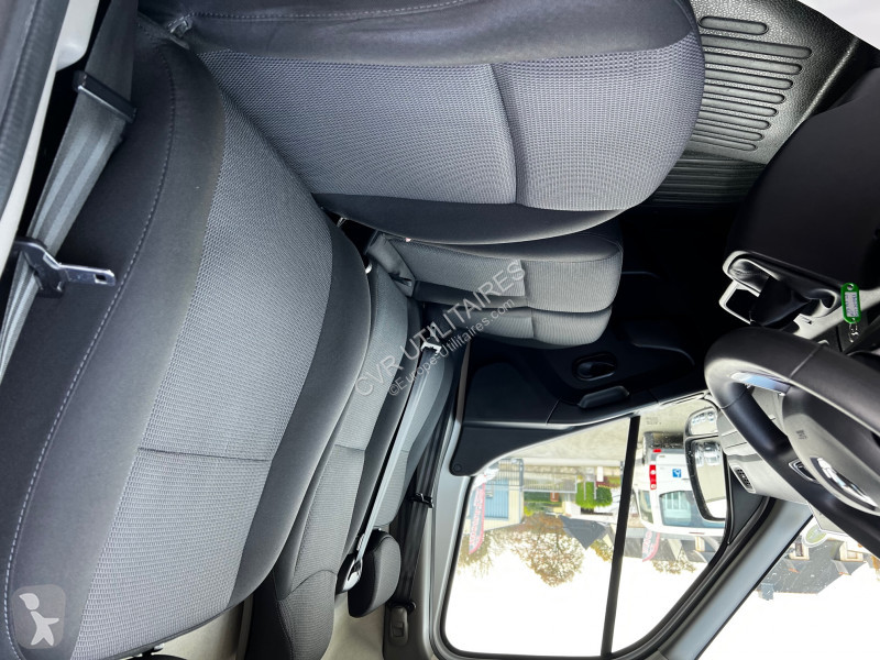 عربة نفعية Renault MASTER III FG F3500 L2H2 2.3...