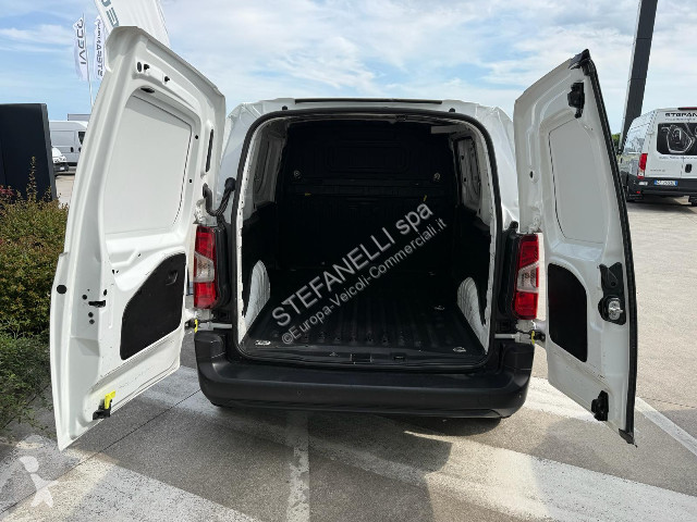 عربة نفعية Citroën BERLINGO M CLUB 130 EAT 8