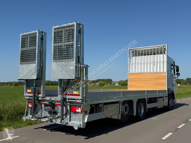 Maskinbæreren DAF 480.26 OPRIJWAGEN XF