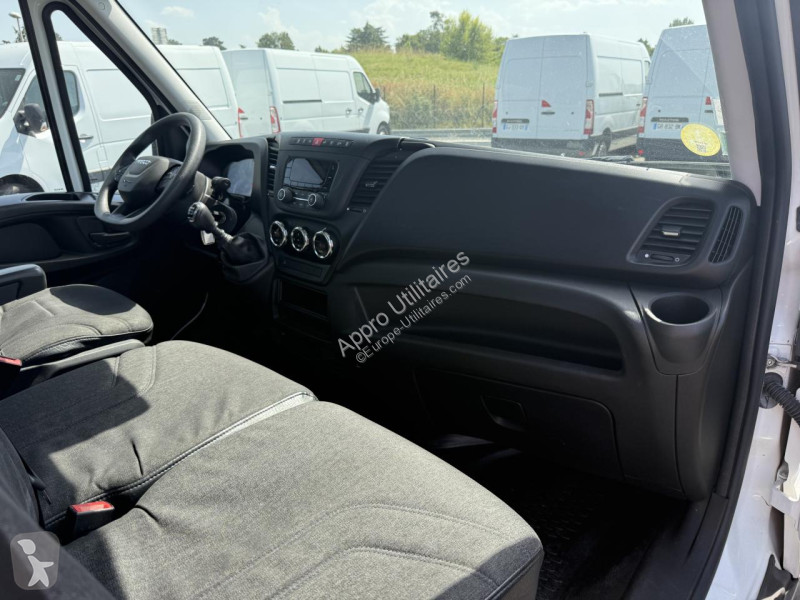 Véhicule utilitaire Iveco DAILY 35C16 3.0HPI...
