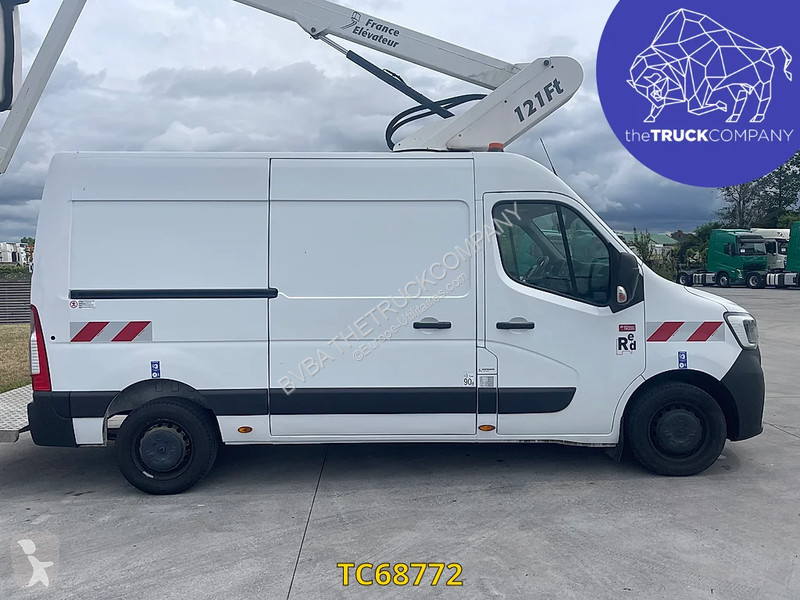 Samochód dostawczy Renault 145.35 nacelle