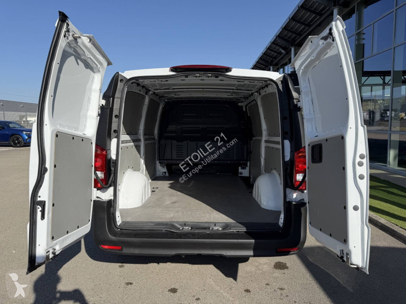 Samochód dostawczy Mercedes VITO FOURGON 116...