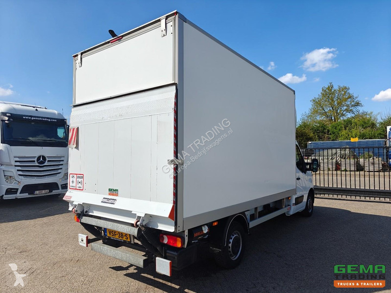 Furgoneta Renault 4x2 Day Cab (3 Persons)...